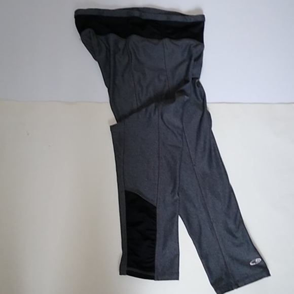 Champion Colorblock Athletic  Capri Leggings - Picture 5 of 6